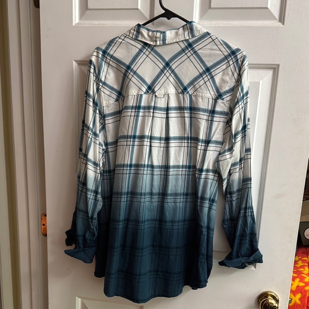 Women’s Blue Plaid Shirt 1X - Picture 2 of 5